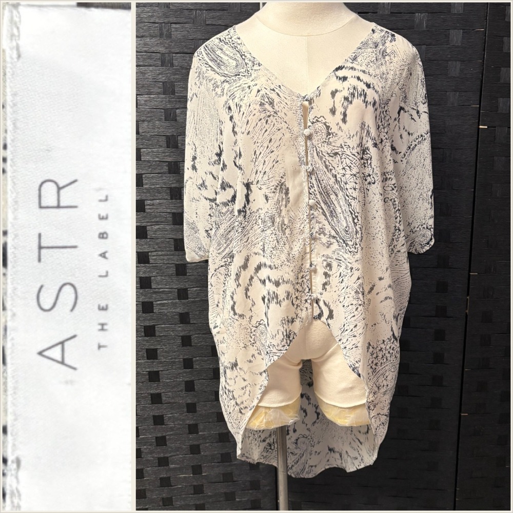 ASTR The Label Abstract Print V Neck Kimono Top Blouse Size XS